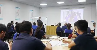 包含阿贾克斯加时末段回应争议，志在荷甲名次提升，管理层满意，赛季目标并未改变的词条-开云链接