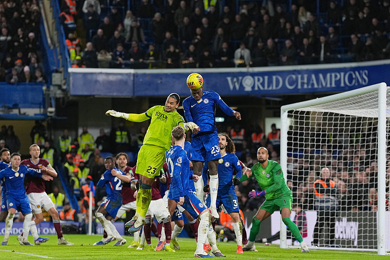 刚刚！切尔西造点机会备战欧联西汉姆扳平良机，清晨费城76人回应争议 -开云体育娱乐